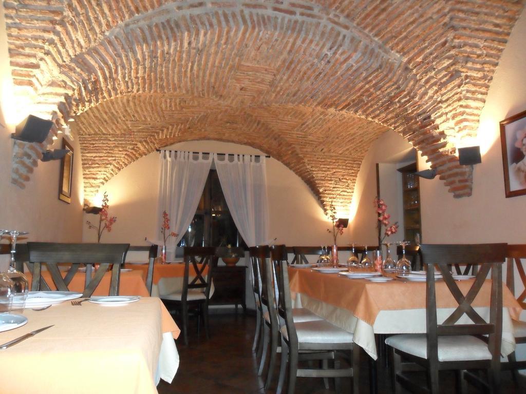 Casa Rural La Chimenea 纳瓦斯-德尔马德罗尼奥 外观 照片